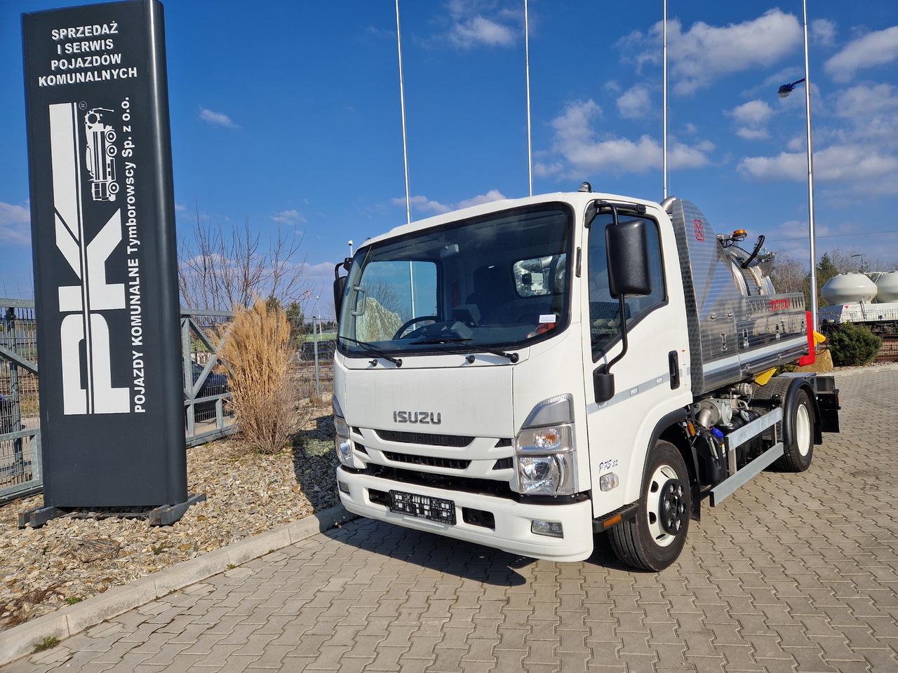 ISUZU - Vacuum truck: picture 1 ISUZU - Vacuum truck: picture 1