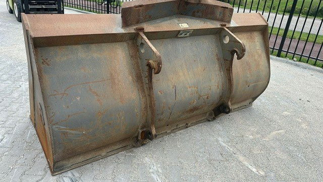 Volvo Graaf bak L60 L70 L90 L110 - Loader bucket: picture 2 Volvo Graaf bak L60 L70 L90 L110 - Loader bucket: picture 2
