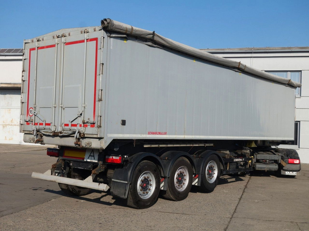 Schwarzmüller Alu Kipper, 50 cm3, Rollplane, Liftachse, SAF - Tipper semi-trailer: picture 4 Schwarzmüller Alu Kipper, 50 cm3, Rollplane, Liftachse, SAF - Tipper semi-trailer: picture 4