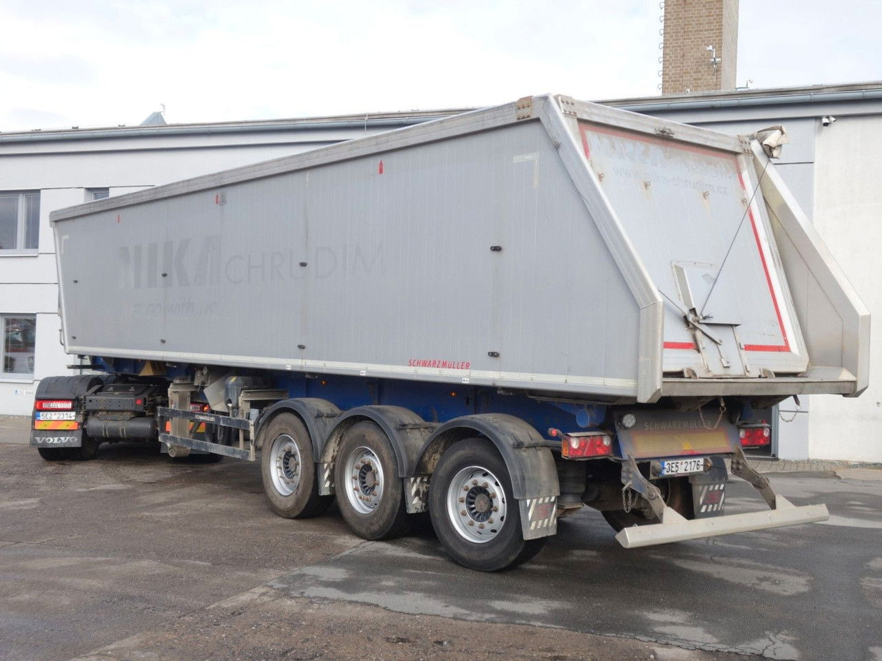 Schwarzmüller SK KIS 3/E , 50 cm3, SAF, Liftachse - Tipper semi-trailer: picture 4 Schwarzmüller SK KIS 3/E , 50 cm3, SAF, Liftachse - Tipper semi-trailer: picture 4