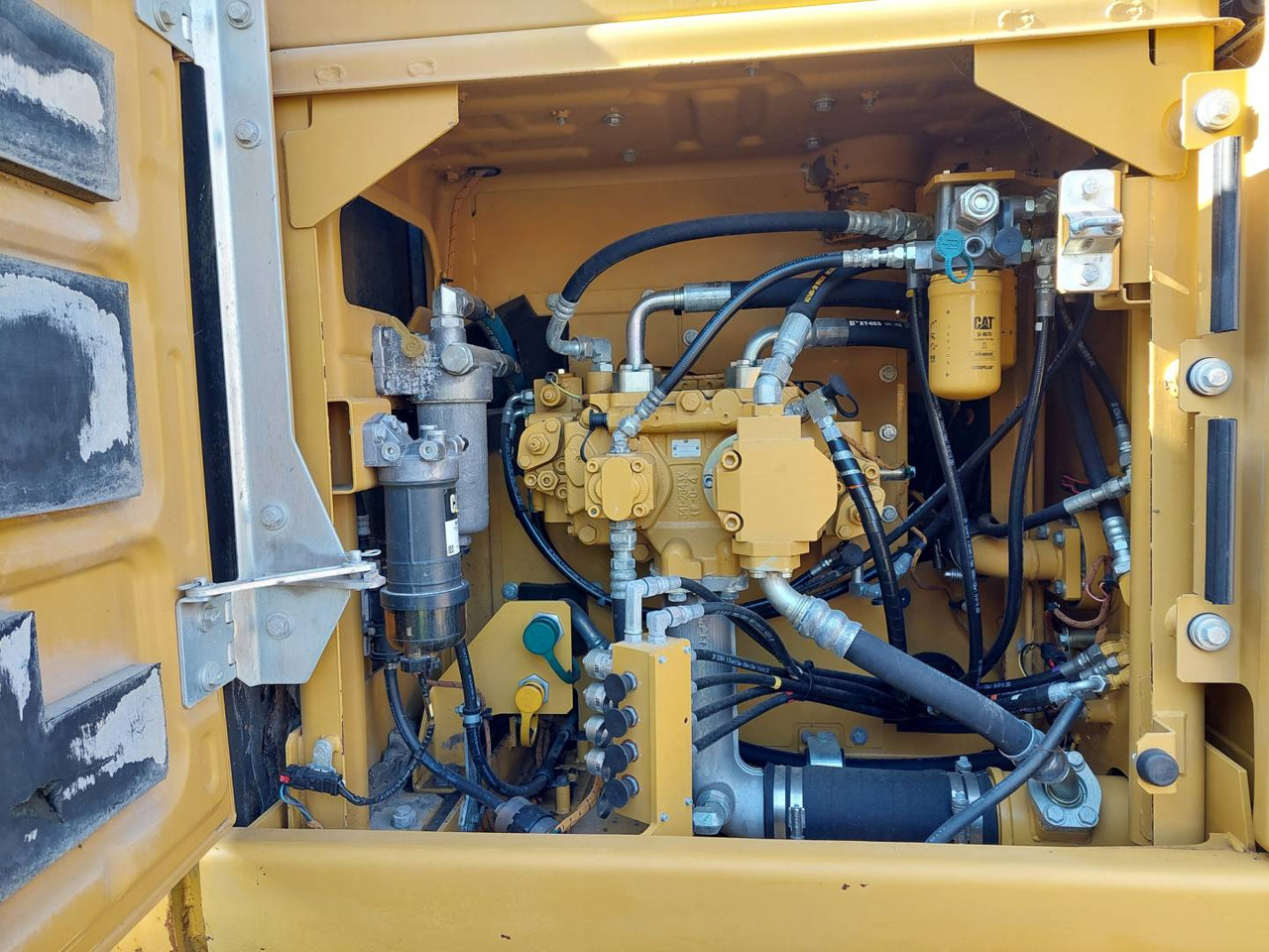 Crawler excavator CAT 320EL: picture 12