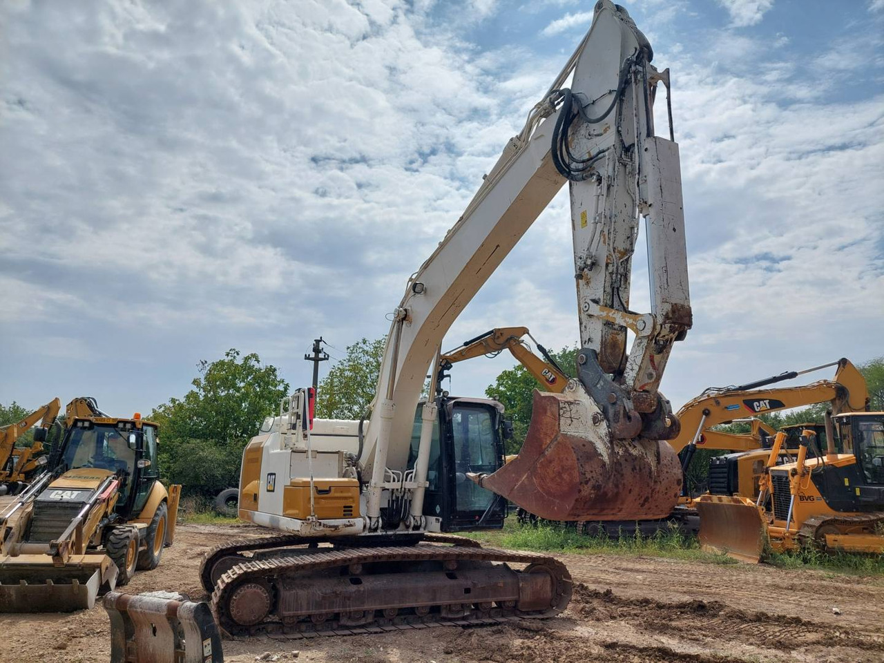 CAT 326FL - Crawler excavator: picture 2 CAT 326FL - Crawler excavator: picture 2