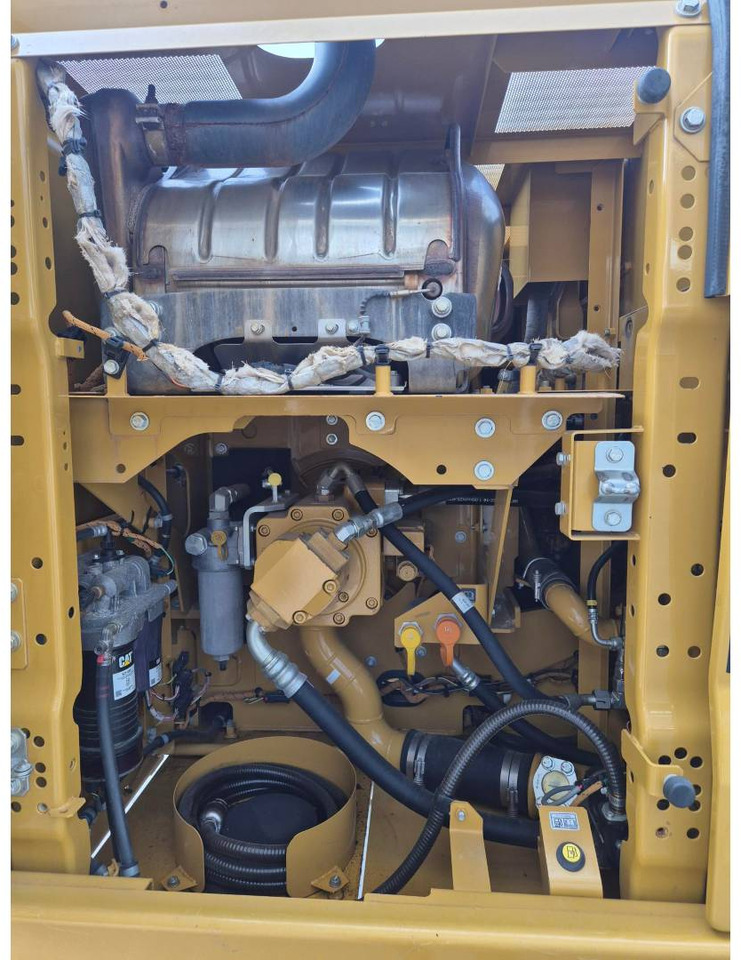 Crawler excavator CAT 323: picture 22