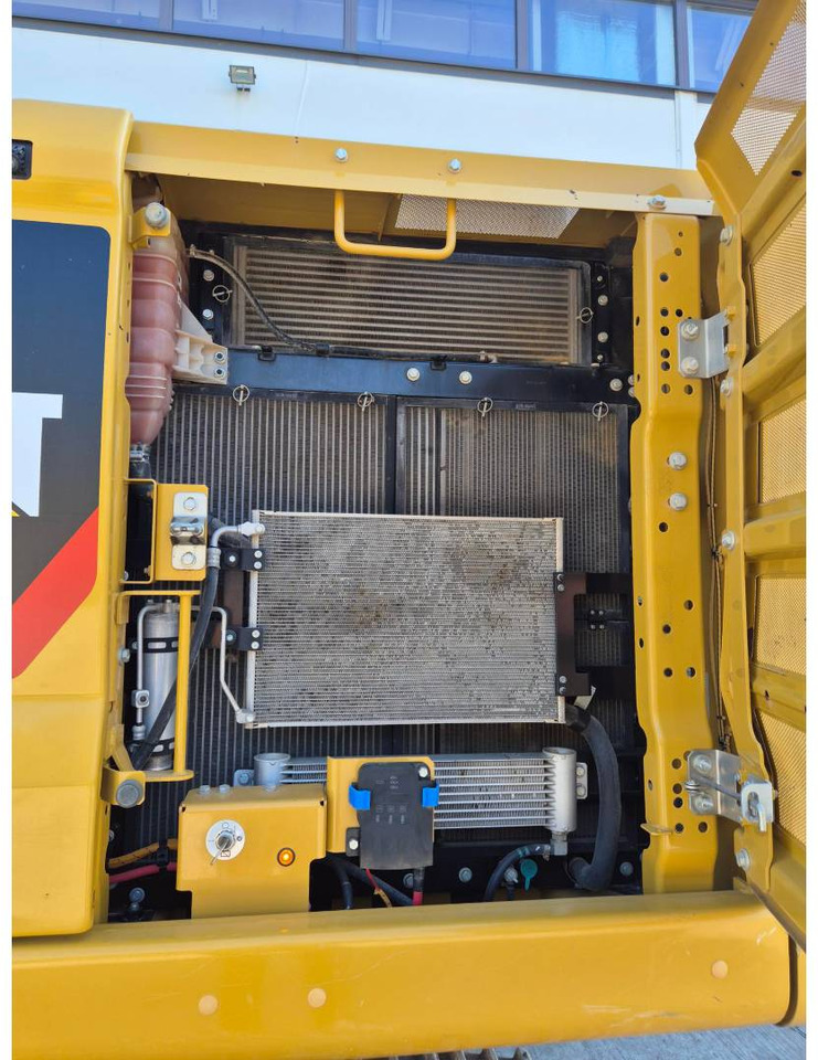 Crawler excavator CAT 323: picture 18