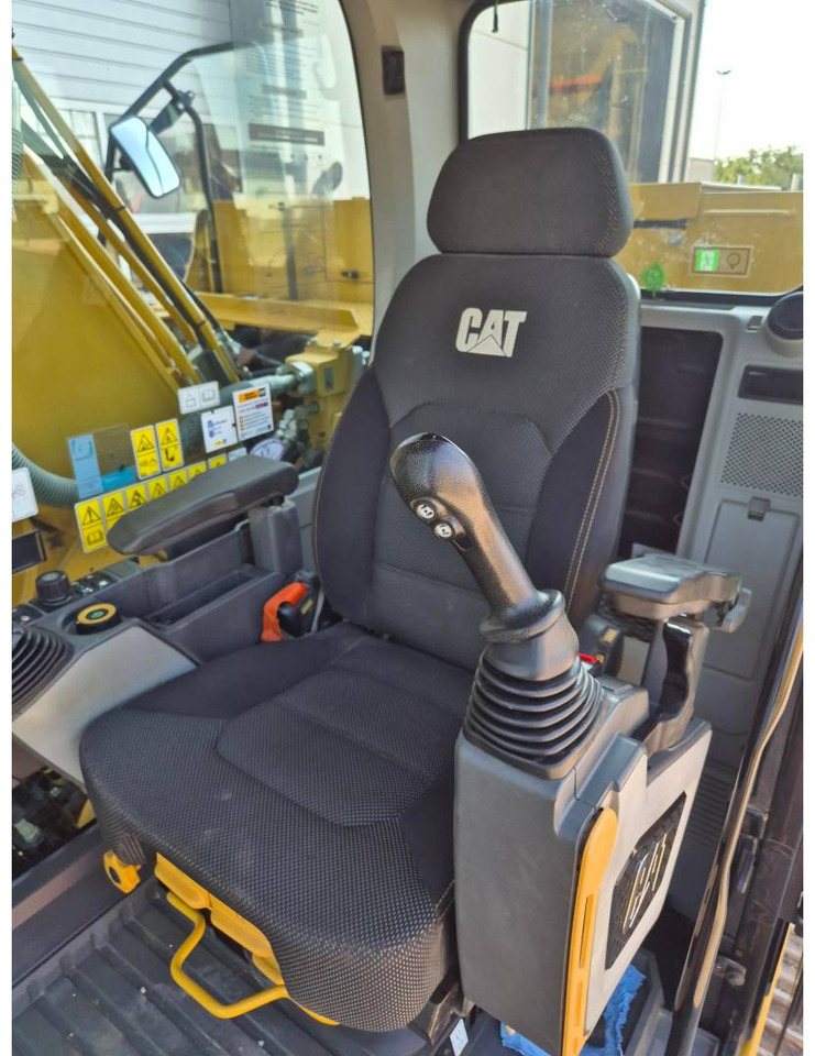 Crawler excavator CAT 323: picture 28