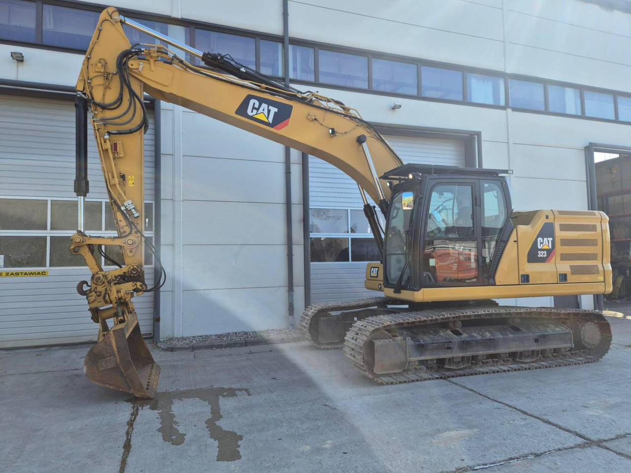 CAT 323 - Crawler excavator: picture 1 CAT 323 - Crawler excavator: picture 1