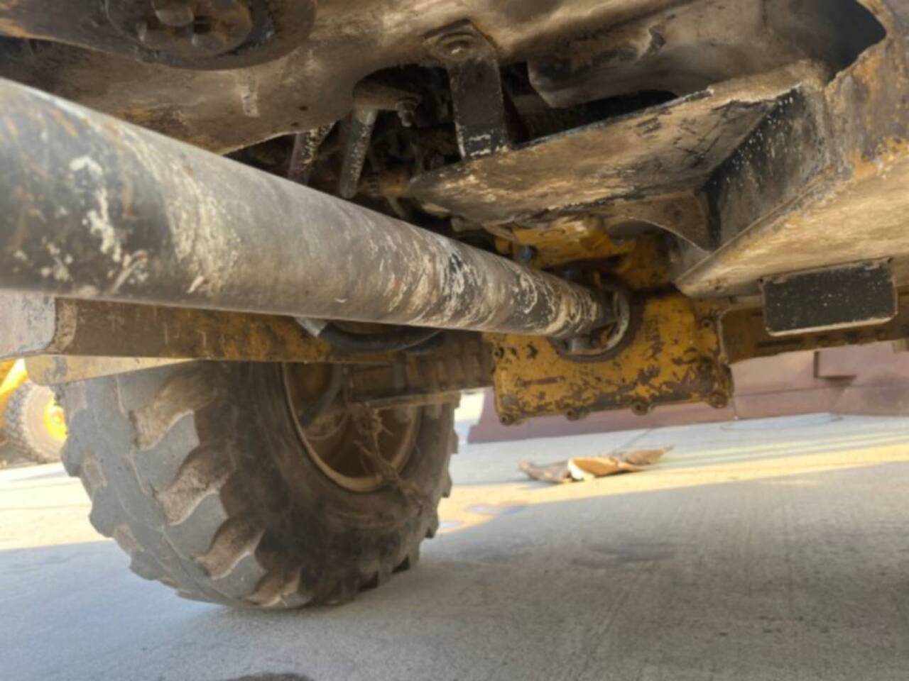 Wheel loader CAT 908M: picture 22