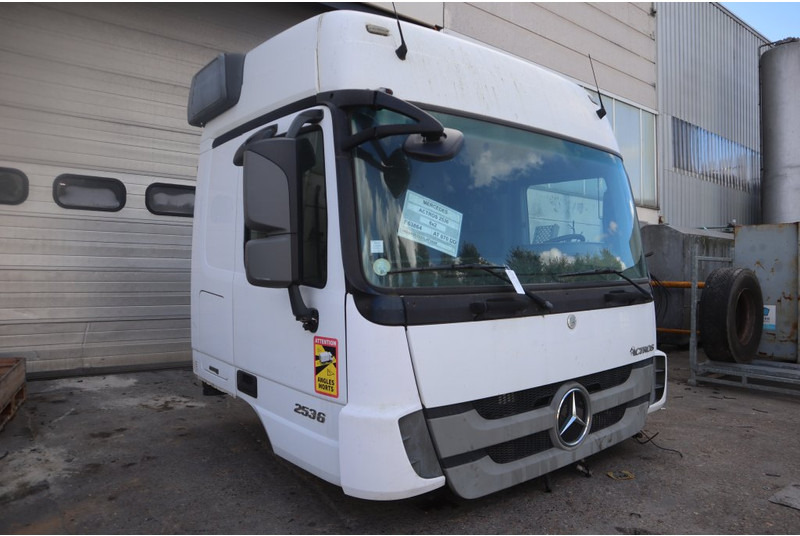 Mercedes-Benz ACTROS F04 MP3 - Cab and interior for Truck: picture 3 Mercedes-Benz ACTROS F04 MP3 - Cab and interior for Truck: picture 3