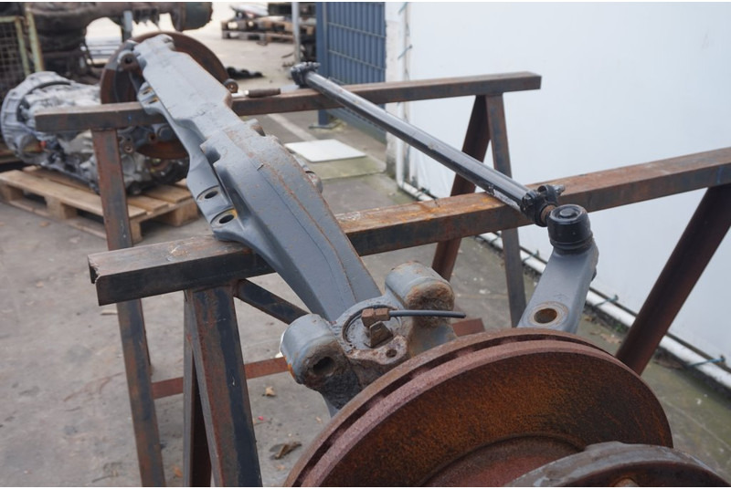 Mercedes-Benz F-8A/C22.5 - Front axle for Truck: picture 3 Mercedes-Benz F-8A/C22.5 - Front axle for Truck: picture 3