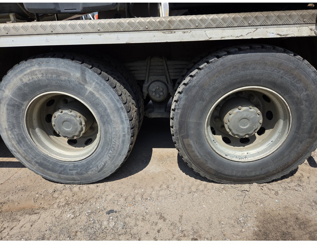 MAN TGS 35.400 8X4 Concrete Mixer Stetter Steelsuspension - Concrete mixer truck: picture 5 MAN TGS 35.400 8X4 Concrete Mixer Stetter Steelsuspension - Concrete mixer truck: picture 5