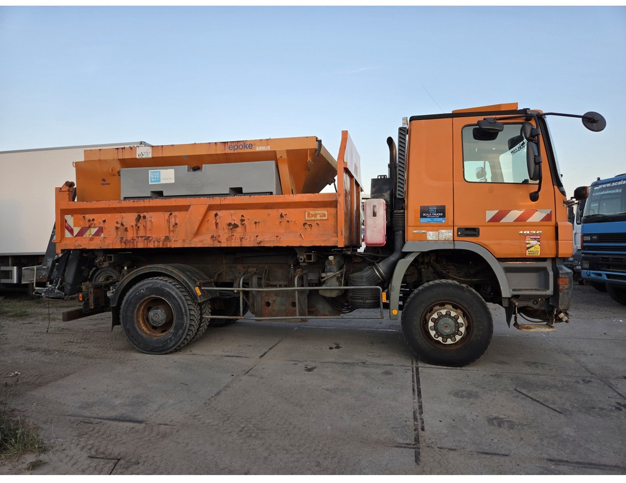 MERCEDES ACTROS 1836 4X4 TIPPER possible to buy with salt spreader - Tipper: picture 5 MERCEDES ACTROS 1836 4X4 TIPPER possible to buy with salt spreader - Tipper: picture 5