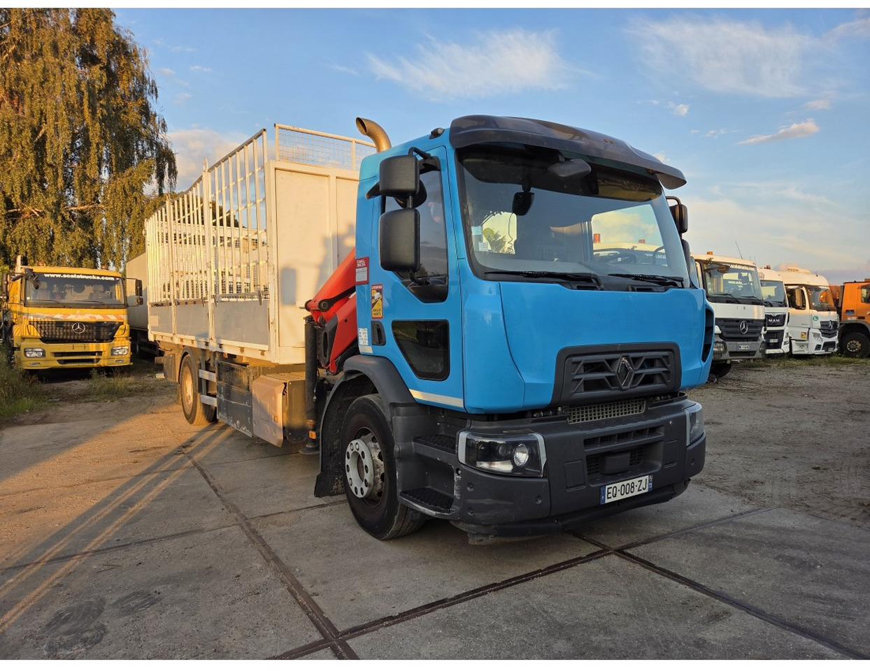 Renault C 280 4X2 Palfinger PK12002 EH Kran Crane Remote Control Automat flatbed truck - Dropside/ Flatbed truck, Crane truck: picture 5 Renault C 280 4X2 Palfinger PK12002 EH Kran Crane Remote Control Automat flatbed truck - Dropside/ Flatbed truck, Crane truck: picture 5