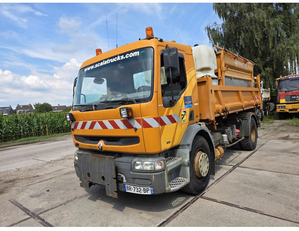 Renault Premium 300 4x2 Tipper Gritter Manual Gearbox Mechanical pump Pomp - Tipper: picture 1 Renault Premium 300 4x2 Tipper Gritter Manual Gearbox Mechanical pump Pomp - Tipper: picture 1