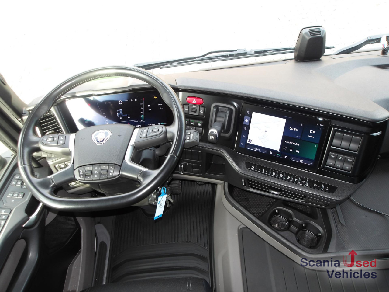 SCANIA R 460 EB - MEGA - HIGHLINE - 2x TANKs - ACC - Tractor unit: picture 2 SCANIA R 460 EB - MEGA - HIGHLINE - 2x TANKs - ACC - Tractor unit: picture 2