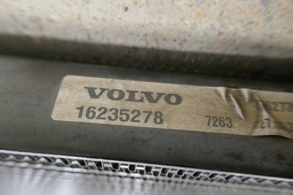 Volvo L180 HL kondensor voe16235278 - Radiator for Construction machinery: picture 2 Volvo L180 HL kondensor voe16235278 - Radiator for Construction machinery: picture 2