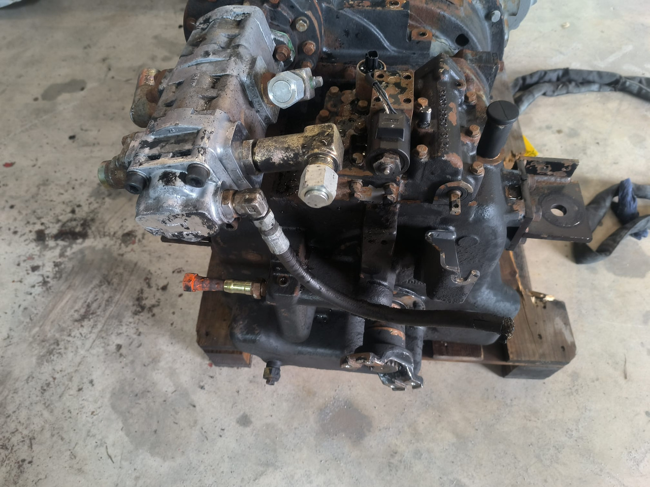 NISSAN TCM l1f6f70y - Gearbox and parts: picture 2 NISSAN TCM l1f6f70y - Gearbox and parts: picture 2