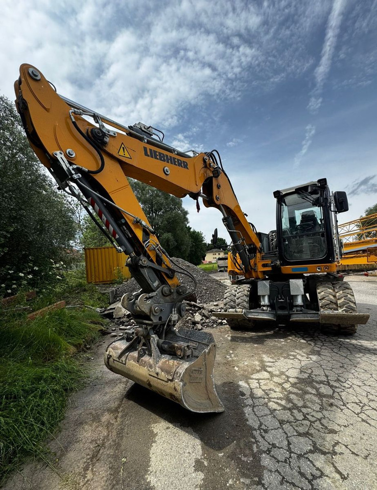 Liebherr A910 Compact Litronic,3 Schaufeln,Schnellwechsle - Wheel excavator: picture 2 Liebherr A910 Compact Litronic,3 Schaufeln,Schnellwechsle - Wheel excavator: picture 2