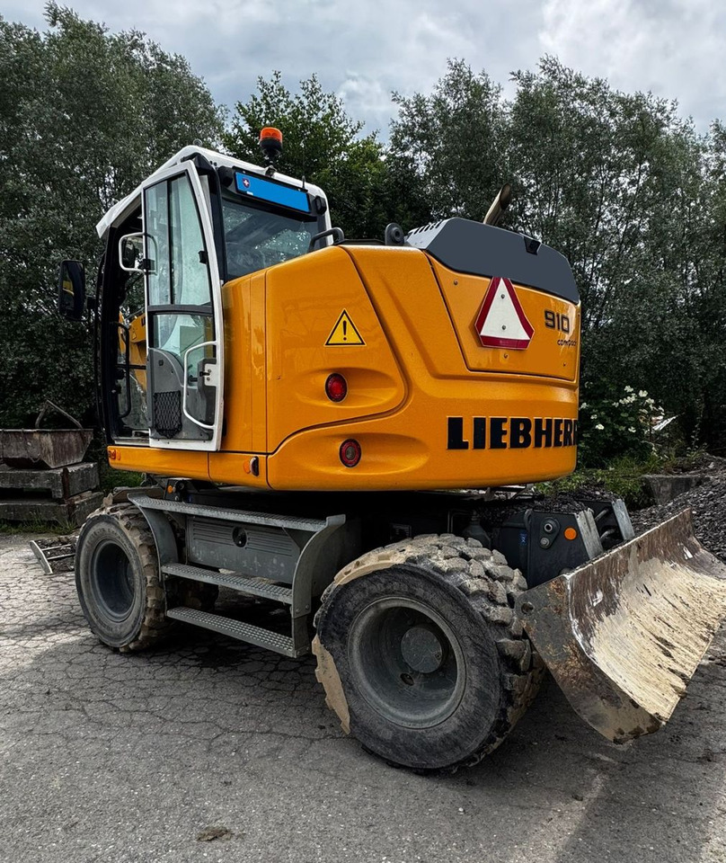 Liebherr A910 Compact Litronic,3 Schaufeln,Schnellwechsle - Wheel excavator: picture 3 Liebherr A910 Compact Litronic,3 Schaufeln,Schnellwechsle - Wheel excavator: picture 3