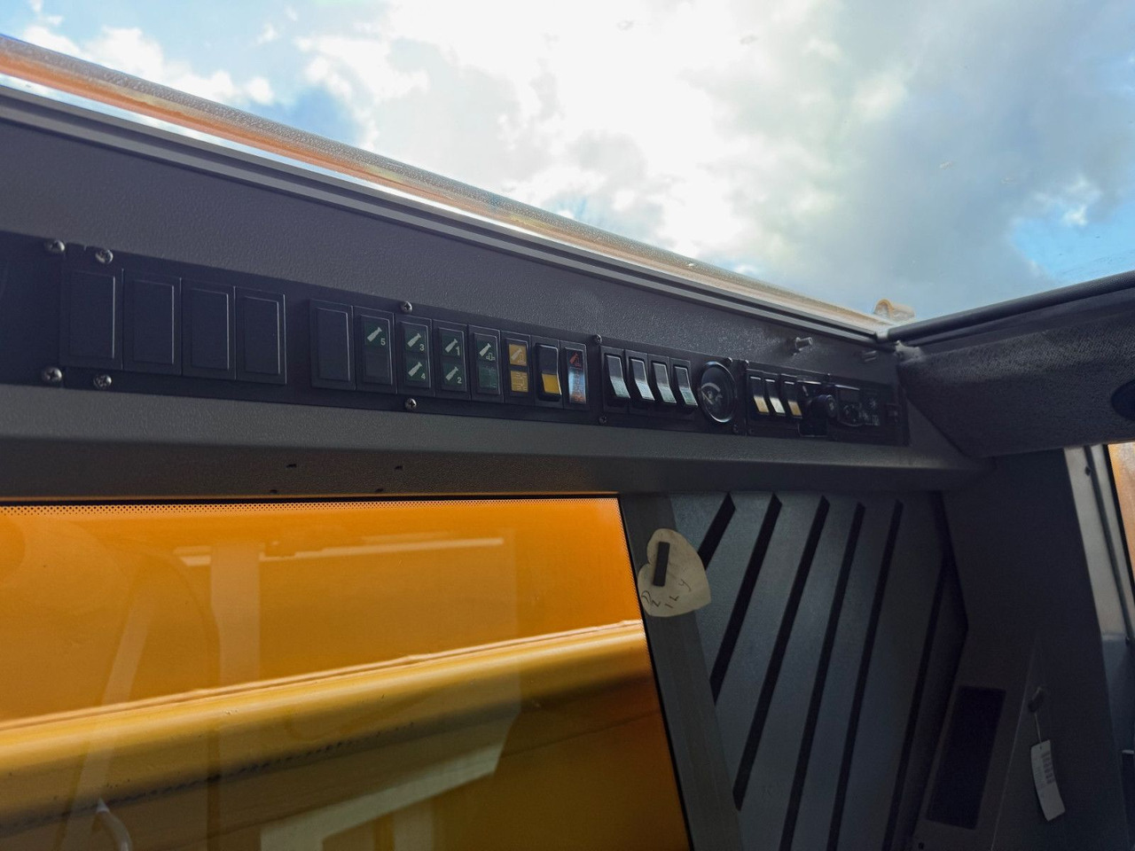 Crane truck Liebherr LTM 1160/2 UTM655 10x6, FLYJIB, SWISS: picture 10 Crane truck Liebherr LTM 1160/2 UTM655 10x6, FLYJIB, SWISS: picture 10