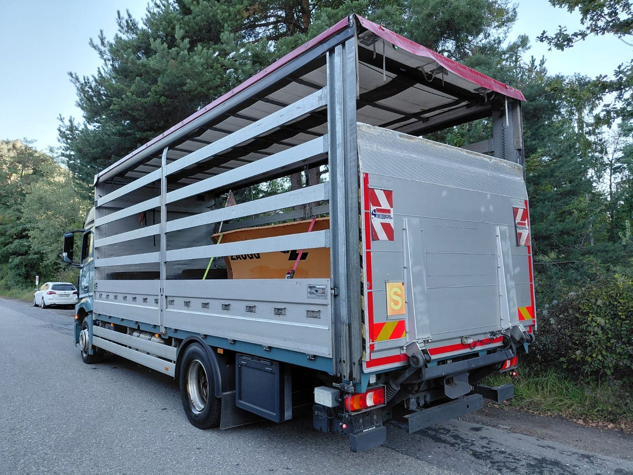 Mercedes-Benz Actros 1836 4x2, E6, Ladebordwand, Fahrschule - Curtainsider truck: picture 5 Mercedes-Benz Actros 1836 4x2, E6, Ladebordwand, Fahrschule - Curtainsider truck: picture 5