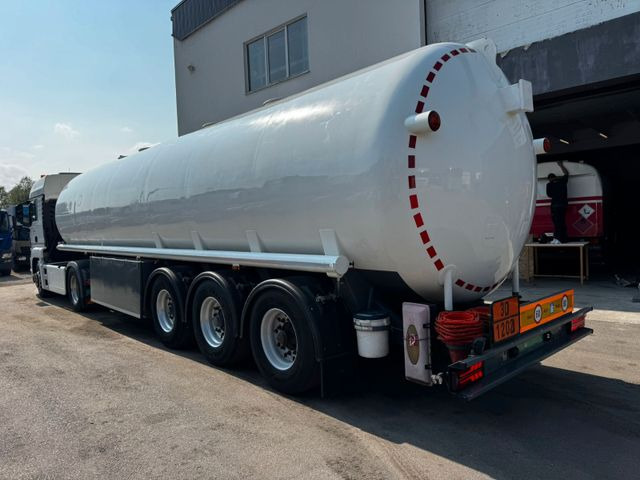 Schrader Treibstoff Diesel/Benzin, ADR, 4 Kammern, Sening - Tank semi-trailer: picture 4 Schrader Treibstoff Diesel/Benzin, ADR, 4 Kammern, Sening - Tank semi-trailer: picture 4