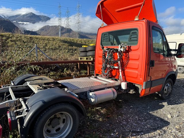 Iveco 50C18 Daily 4x2, E4, ONLY 79600km - Tractor unit: picture 2 Iveco 50C18 Daily 4x2, E4, ONLY 79600km - Tractor unit: picture 2