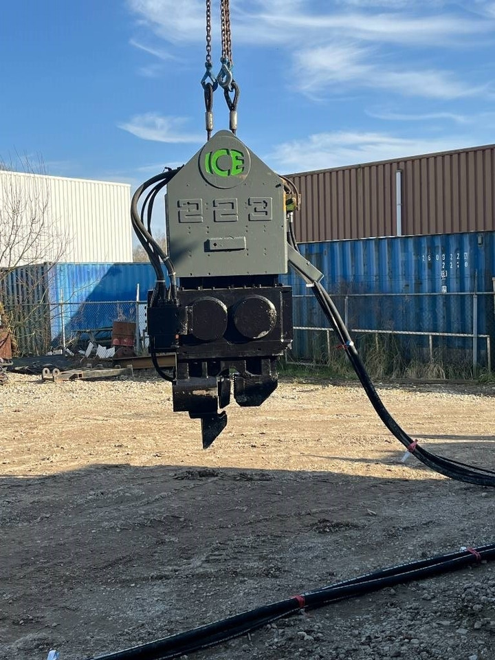 ICE 223 - Pile driver: picture 2 ICE 223 - Pile driver: picture 2