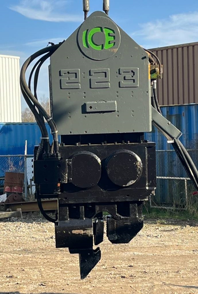 ICE 223 - Pile driver: picture 1 ICE 223 - Pile driver: picture 1