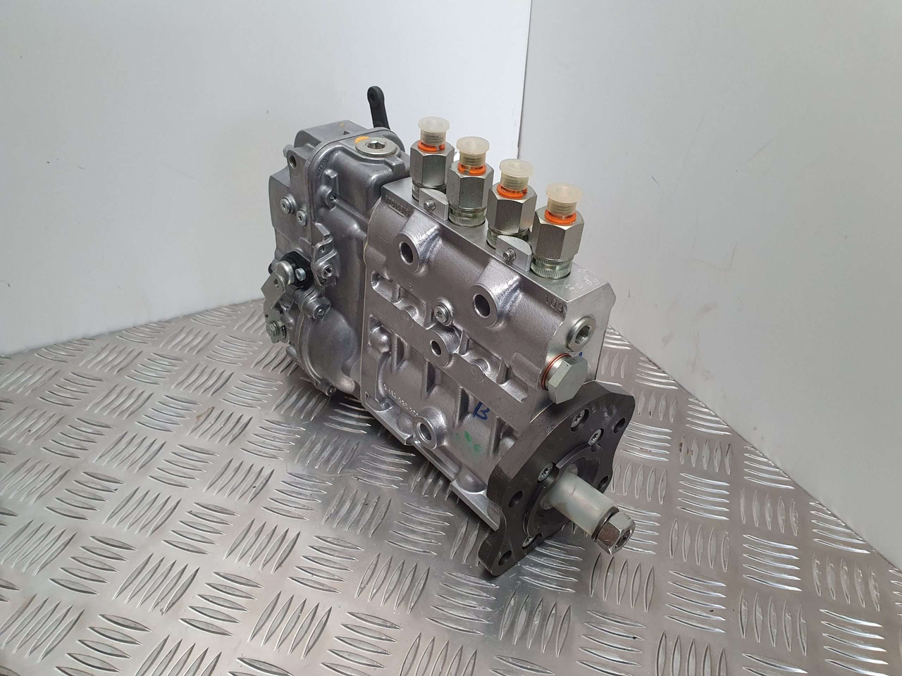JCB 2DX Injection pump 333/y3578 Bosch - Engine and parts for Construction machinery: picture 3 JCB 2DX Injection pump 333/y3578 Bosch - Engine and parts for Construction machinery: picture 3