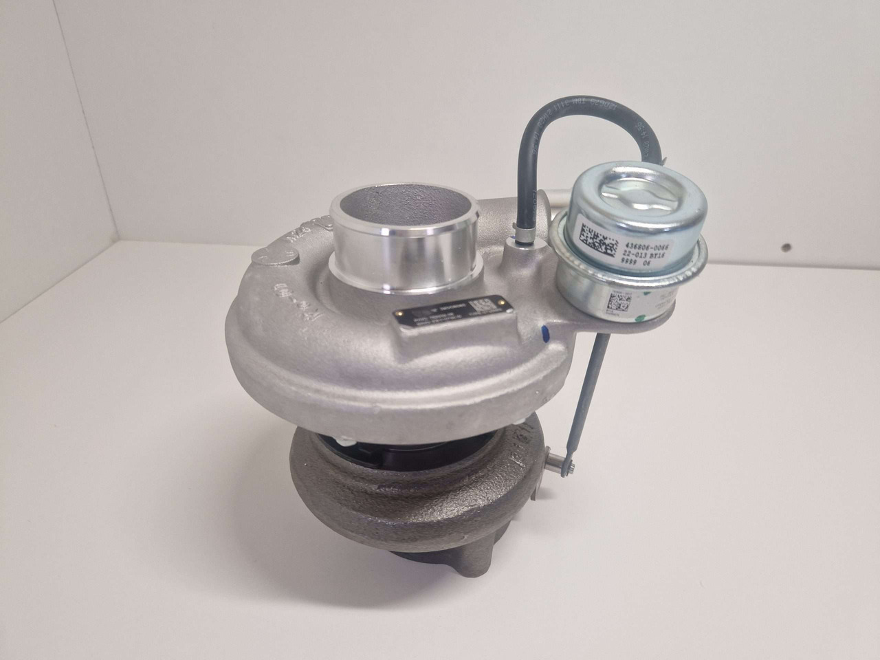 JCB turbocharger 320/06085 Garrett 85kw turbo - Engine and parts for Construction machinery: picture 1 JCB turbocharger 320/06085 Garrett 85kw turbo - Engine and parts for Construction machinery: picture 1