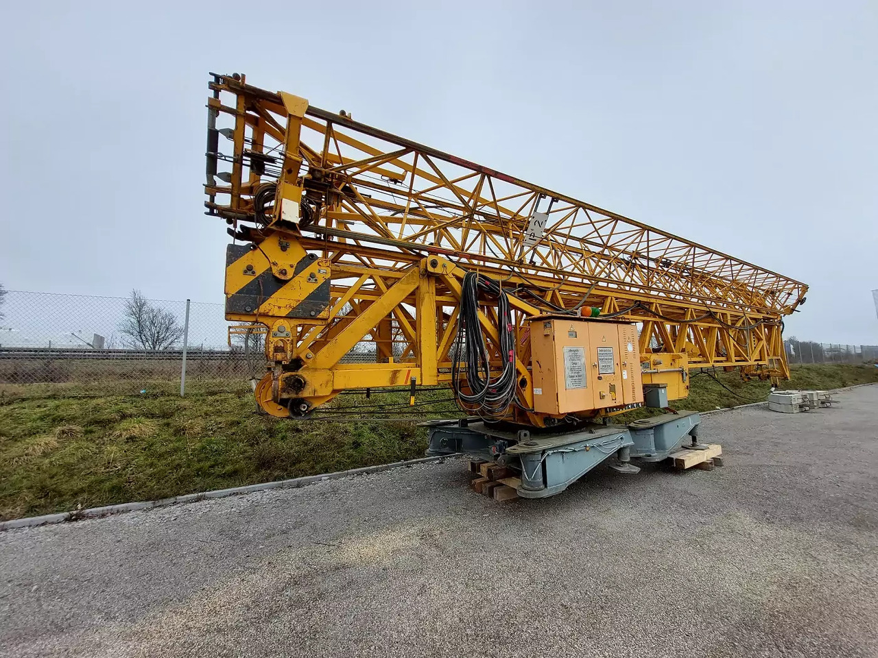 2002 Liebherr 71 K - Tower crane: picture 1 2002 Liebherr 71 K - Tower crane: picture 1