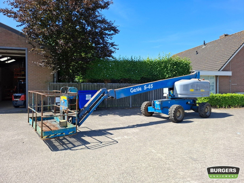 Genie S45 - Aerial platform: picture 1 Genie S45 - Aerial platform: picture 1