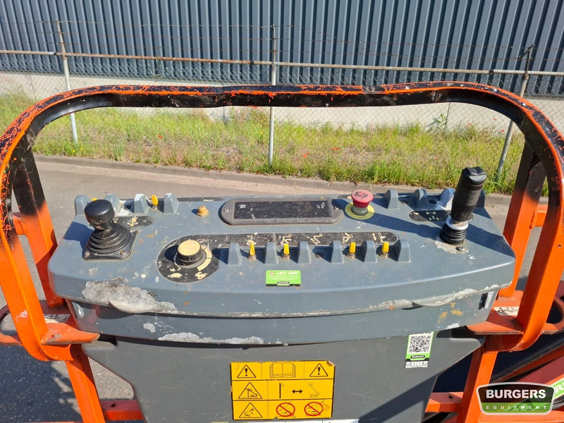 Articulated boom JLG E450 AJ: picture 15