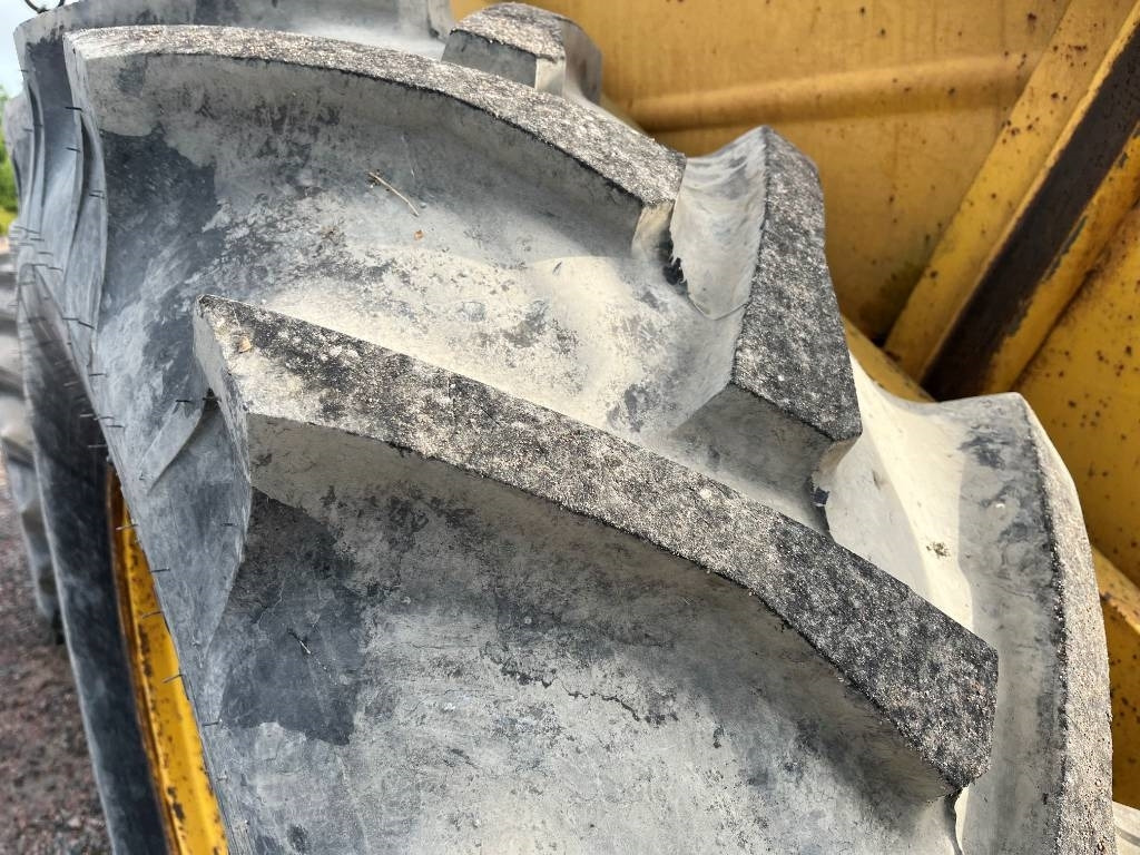 Alliance 18,4-30 14,9-24 till Volvo Bm 641 642 - Tire for Construction machinery: picture 3 Alliance 18,4-30 14,9-24 till Volvo Bm 641 642 - Tire for Construction machinery: picture 3