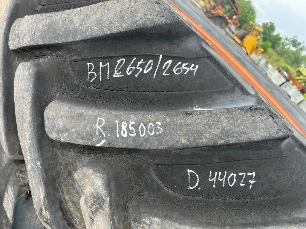 Alliance 580/70R38 till Volvo Bm 2654 , 810 - Tire for Agricultural machinery: picture 4 Alliance 580/70R38 till Volvo Bm 2654 , 810 - Tire for Agricultural machinery: picture 4
