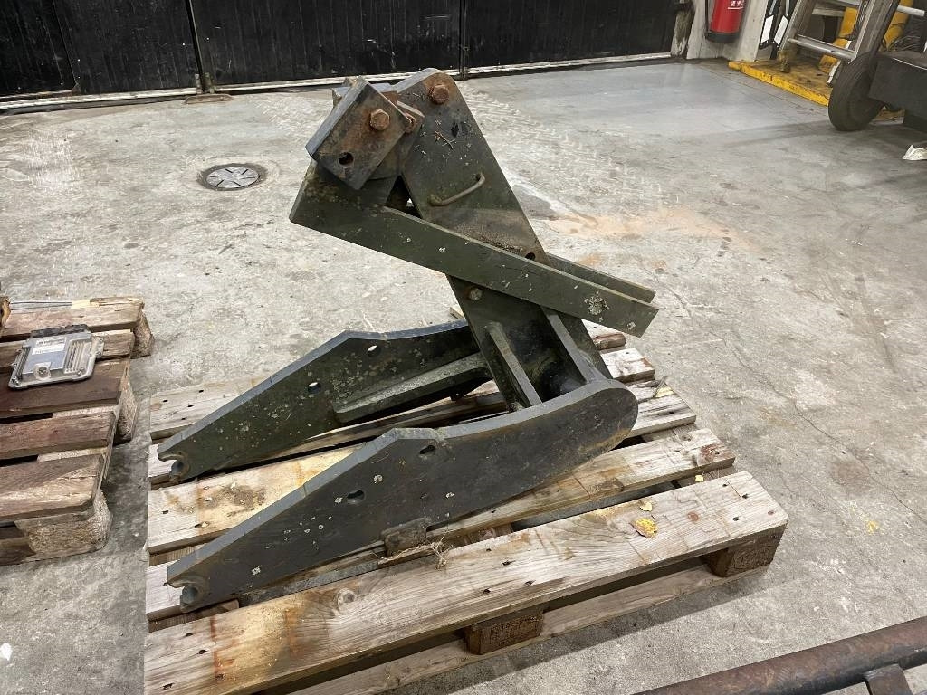 Lastarfäste Trima till John Deere 6200 , 6300 - Attachment for Construction machinery: picture 2 Lastarfäste Trima till John Deere 6200 , 6300 - Attachment for Construction machinery: picture 2
