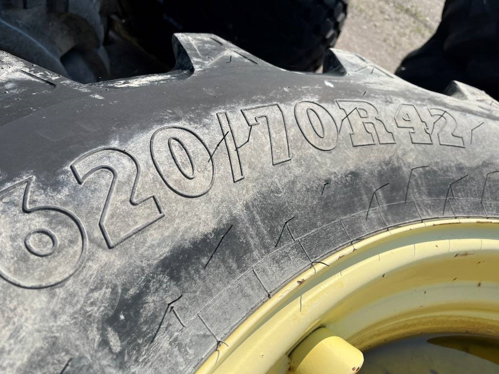 BKT 620/70R42 John Deere 7930 - Tire for Agricultural machinery: picture 5 BKT 620/70R42 John Deere 7930 - Tire for Agricultural machinery: picture 5