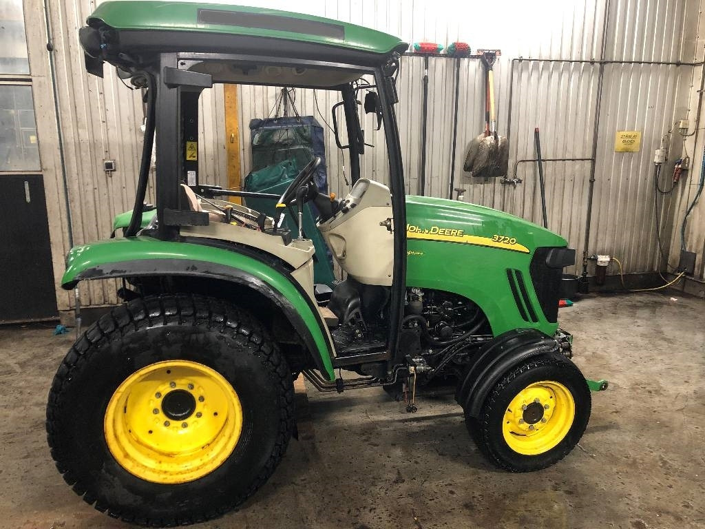 John Deere 3720 Dismantled: only spare parts  - Municipal tractor: picture 2 John Deere 3720 Dismantled: only spare parts  - Municipal tractor: picture 2