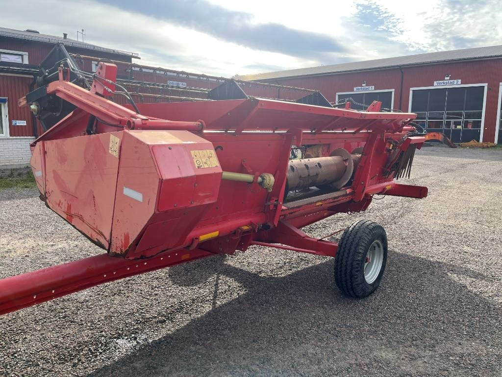 Massey Ferguson MF 32 Skärbord / Header - Harvester attachment: picture 4 Massey Ferguson MF 32 Skärbord / Header - Harvester attachment: picture 4