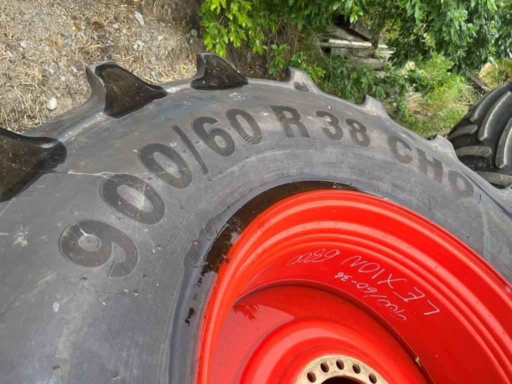 Mitas 900/60R38 Däck till Claas Lexion 6800 - Tire for Agricultural machinery: picture 3 Mitas 900/60R38 Däck till Claas Lexion 6800 - Tire for Agricultural machinery: picture 3