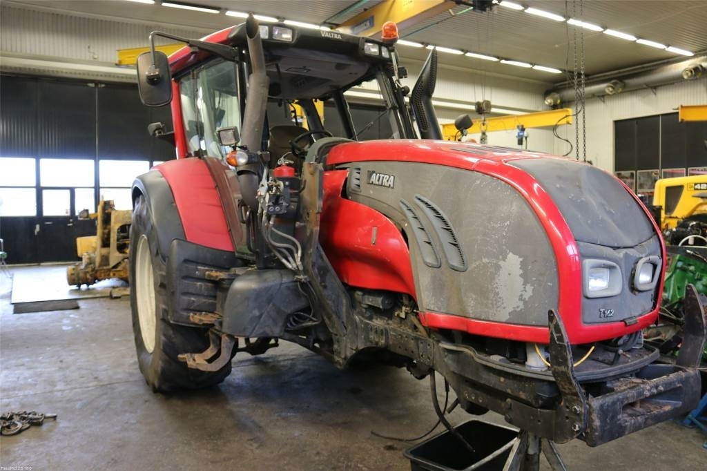 Valmet T162 Dismantled for spare parts - Farm tractor: picture 1 Valmet T162 Dismantled for spare parts - Farm tractor: picture 1