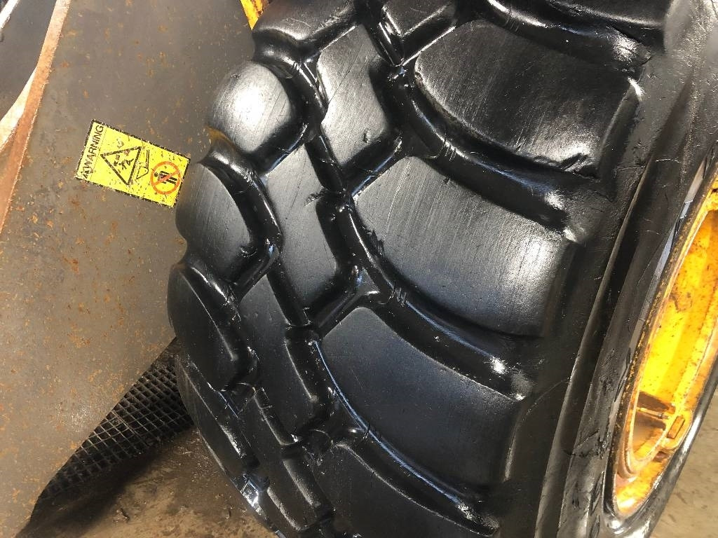 Volvo L 220 E Dismantled: only spare parts - Wheel loader: picture 5 Volvo L 220 E Dismantled: only spare parts - Wheel loader: picture 5