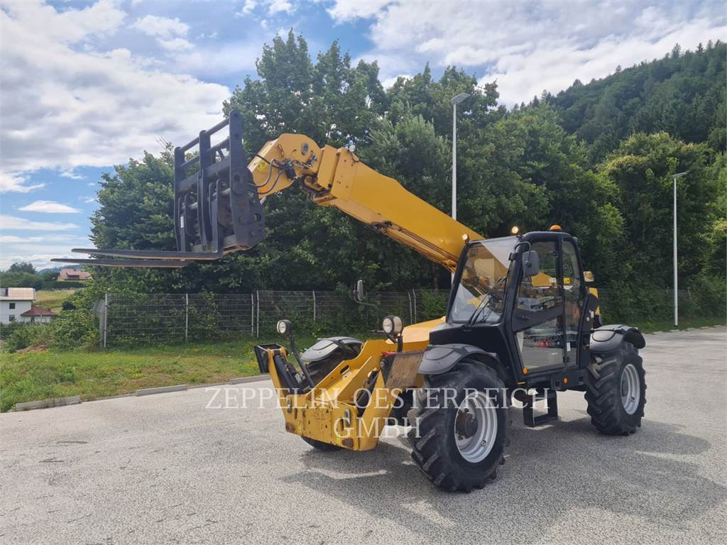 CAT TH414 - Telescopic handler: picture 1 CAT TH414 - Telescopic handler: picture 1