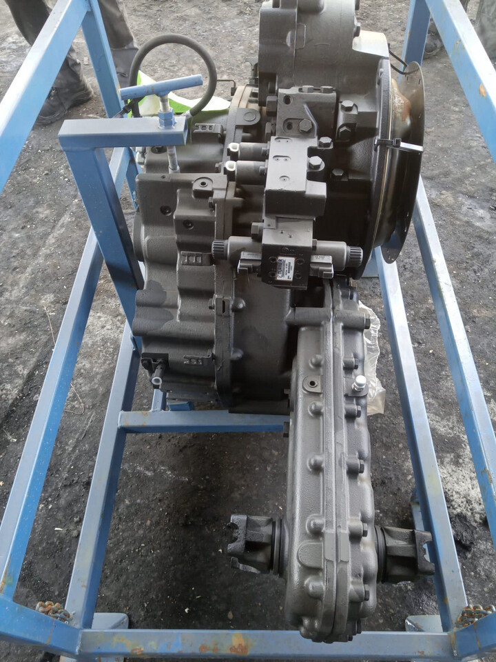CAT-skrzynia biegów/NOWA skrzynia biegów do CAT/JLG - Gearbox for Agricultural machinery: picture 1 CAT-skrzynia biegów/NOWA skrzynia biegów do CAT/JLG - Gearbox for Agricultural machinery: picture 1