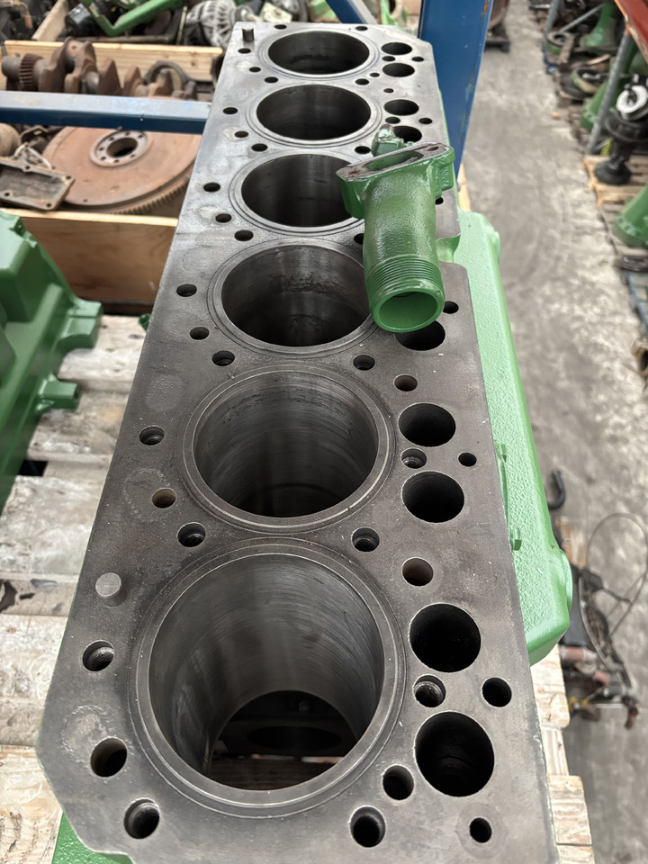 John Deere 6068 6068HL481 Blok Silnika R504850 - Cylinder block for Agricultural machinery: picture 4 John Deere 6068 6068HL481 Blok Silnika R504850 - Cylinder block for Agricultural machinery: picture 4