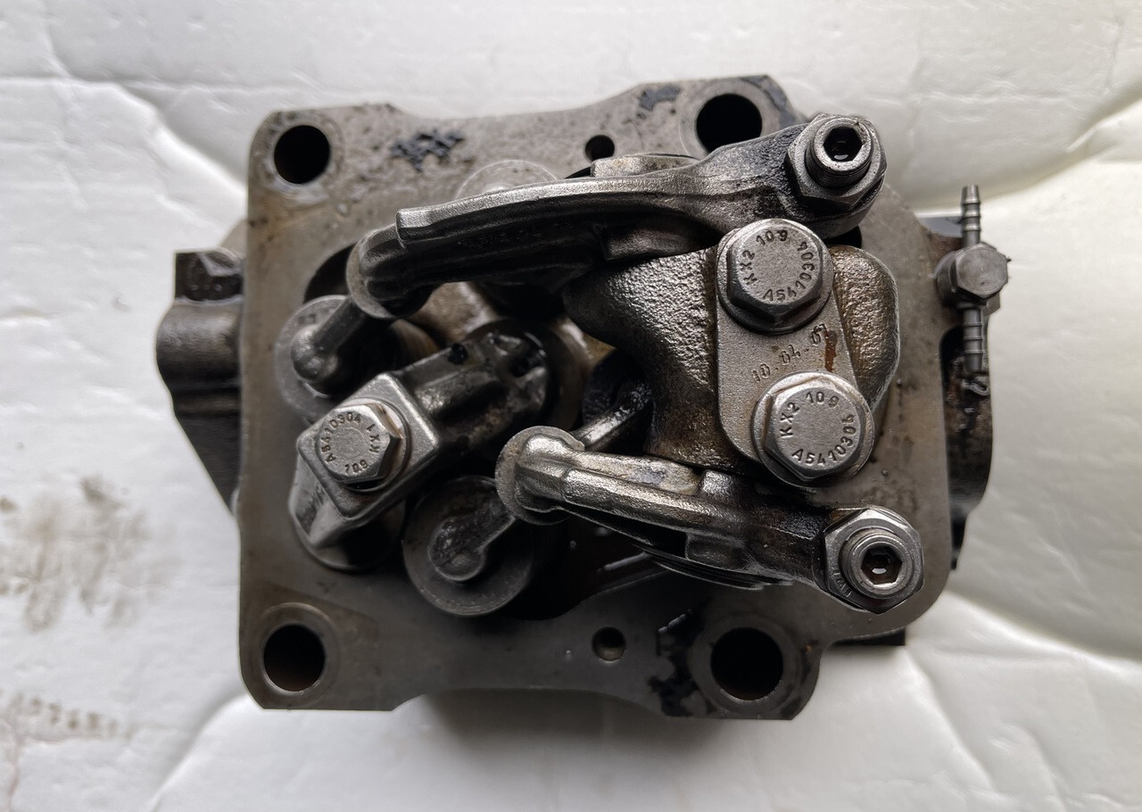 Mercedes-głowica/Merceds OM 502-głowica Lexion/Jaguar/Actros - Cylinder head for Agricultural machinery: picture 2 Mercedes-głowica/Merceds OM 502-głowica Lexion/Jaguar/Actros - Cylinder head for Agricultural machinery: picture 2