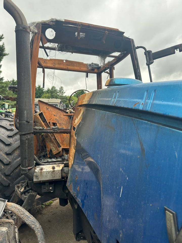 Farm tractor Valtra 8150 8150-4 - cała na części: picture 20