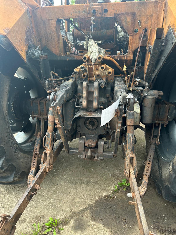 Farm tractor Valtra 8150 8150-4 - cała na części: picture 10