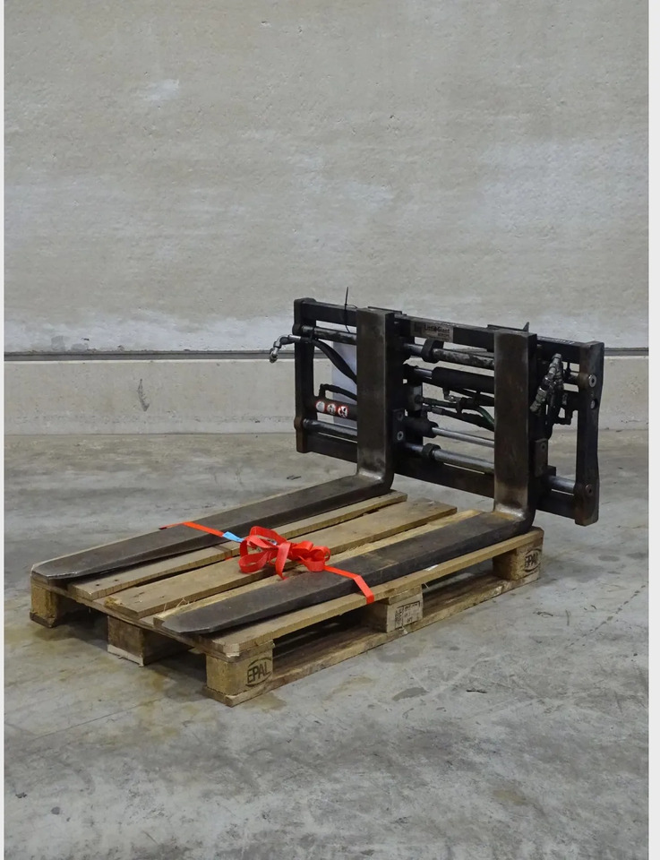 Attachment Fork positioner FEM2 - Attachment for Material handling equipment: picture 1 Attachment Fork positioner FEM2 - Attachment for Material handling equipment: picture 1