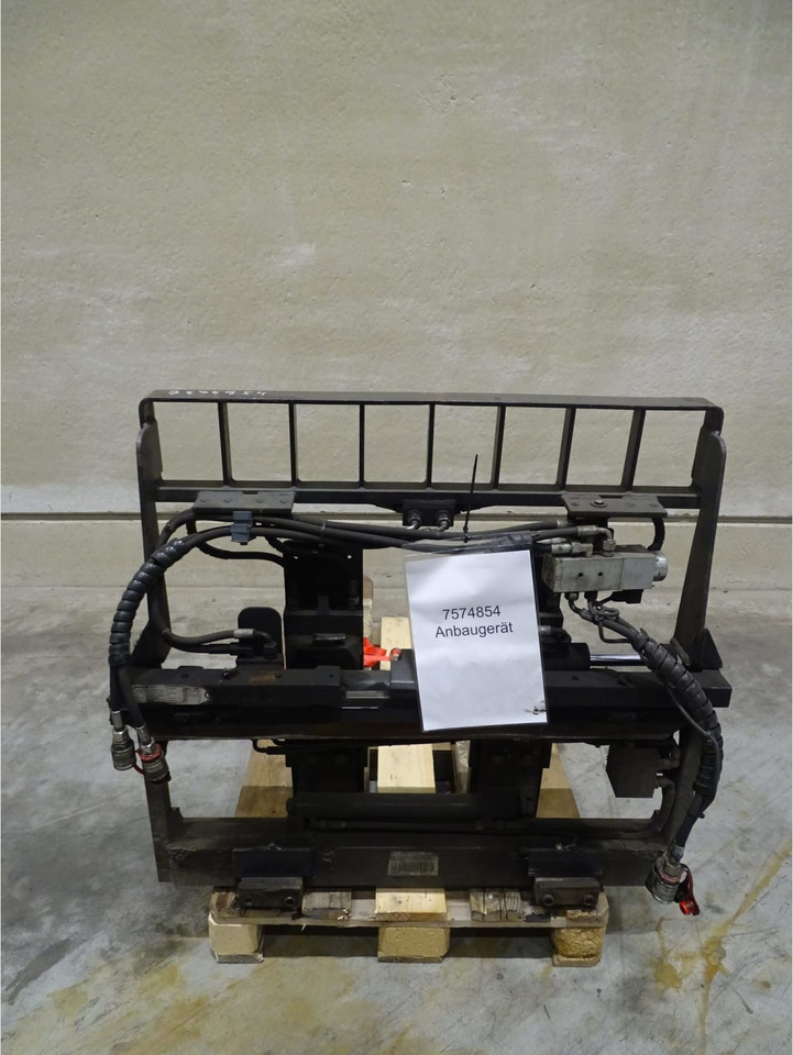 Durwen Fork positioner FEM 2 RZV-S-TGZ.25.1200 - Attachment for Material handling equipment: picture 4 Durwen Fork positioner FEM 2 RZV-S-TGZ.25.1200 - Attachment for Material handling equipment: picture 4